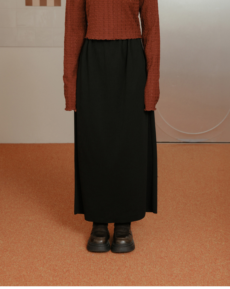 バックスリットストレートスカート ブラック