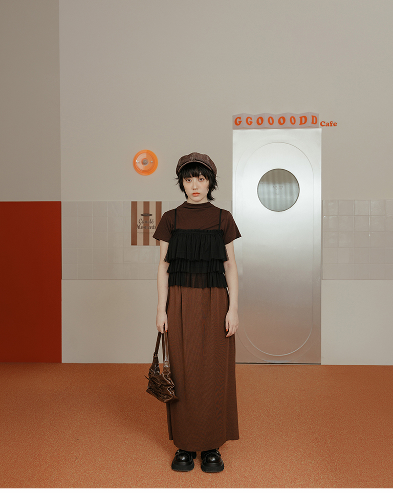 バックスリットストレートスカート ブラウン