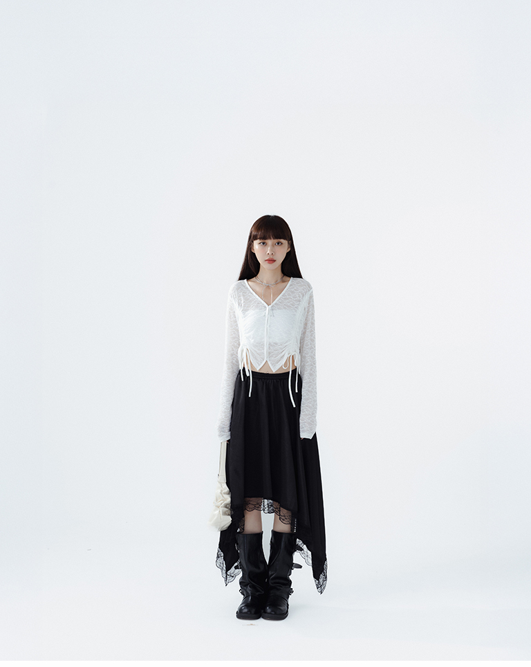 アシンメトリーレースサテンフレアスカート  2色展開