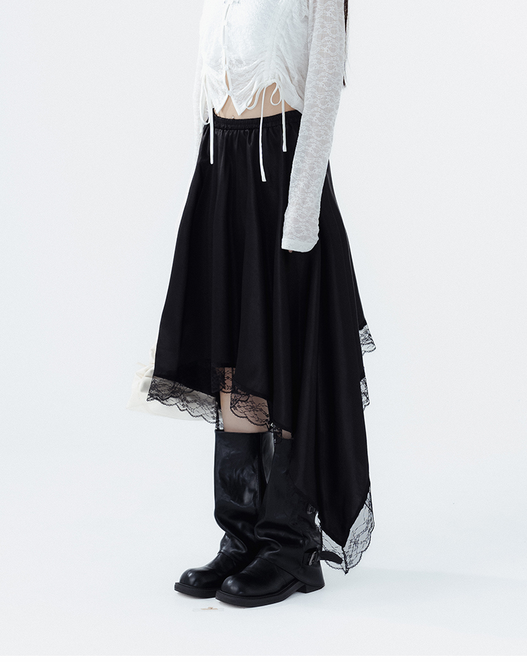 アシンメトリーレースサテンフレアスカート  2色展開