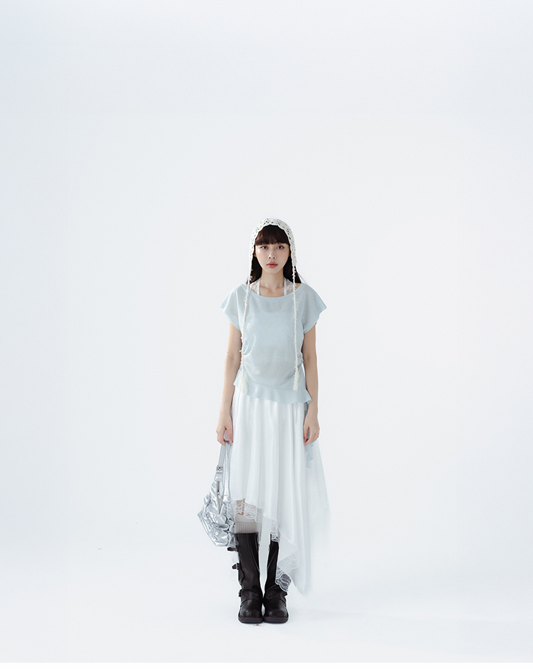 アシンメトリーレースサテンフレアスカート  2色展開