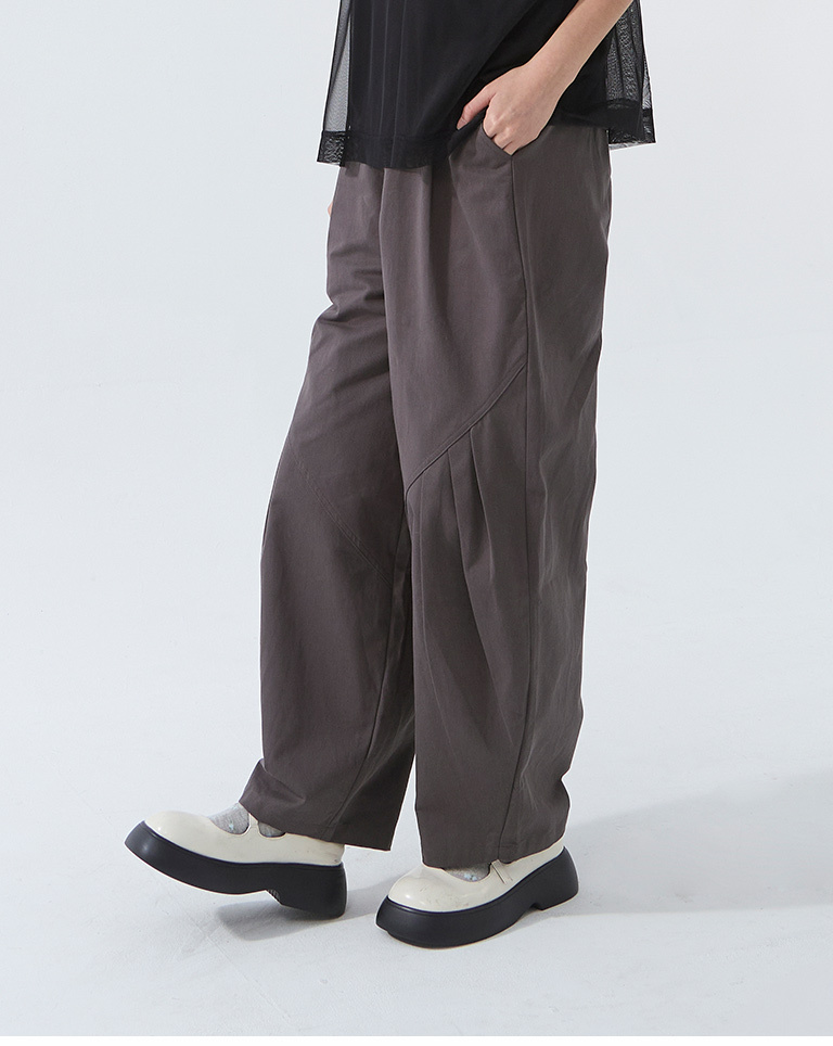 プリーツデザインキャップドパンツ2色展開