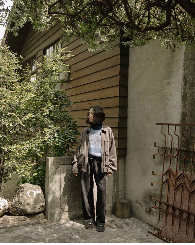 ストレートパンツ ブラック