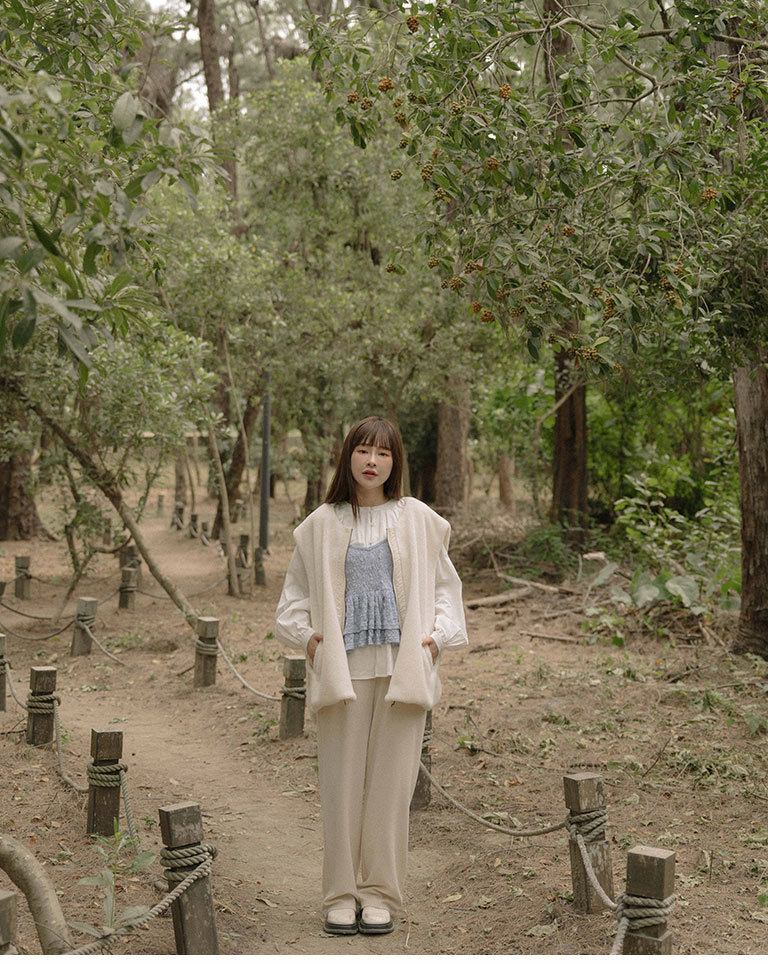 ストレートパンツ ベージュ