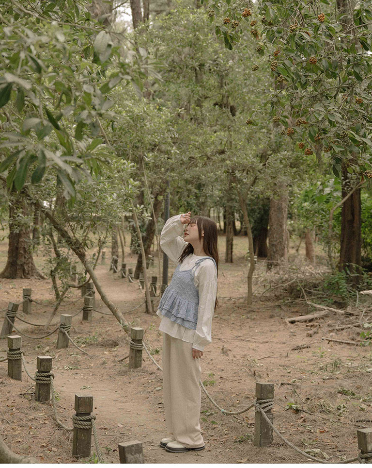 ストレートパンツ ベージュ