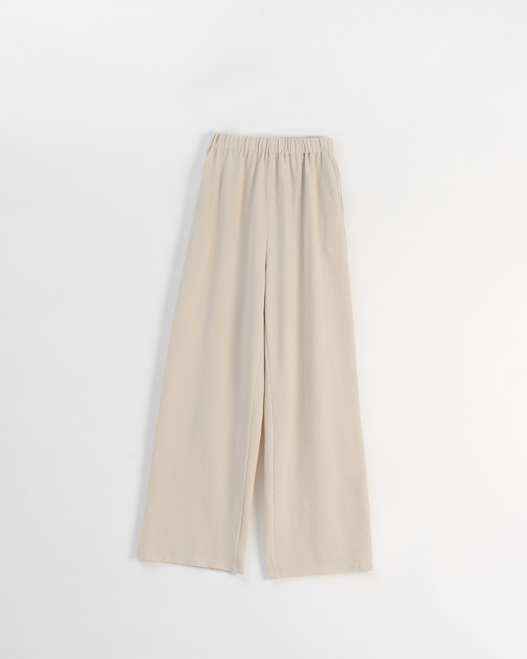 ストレートパンツ ベージュ