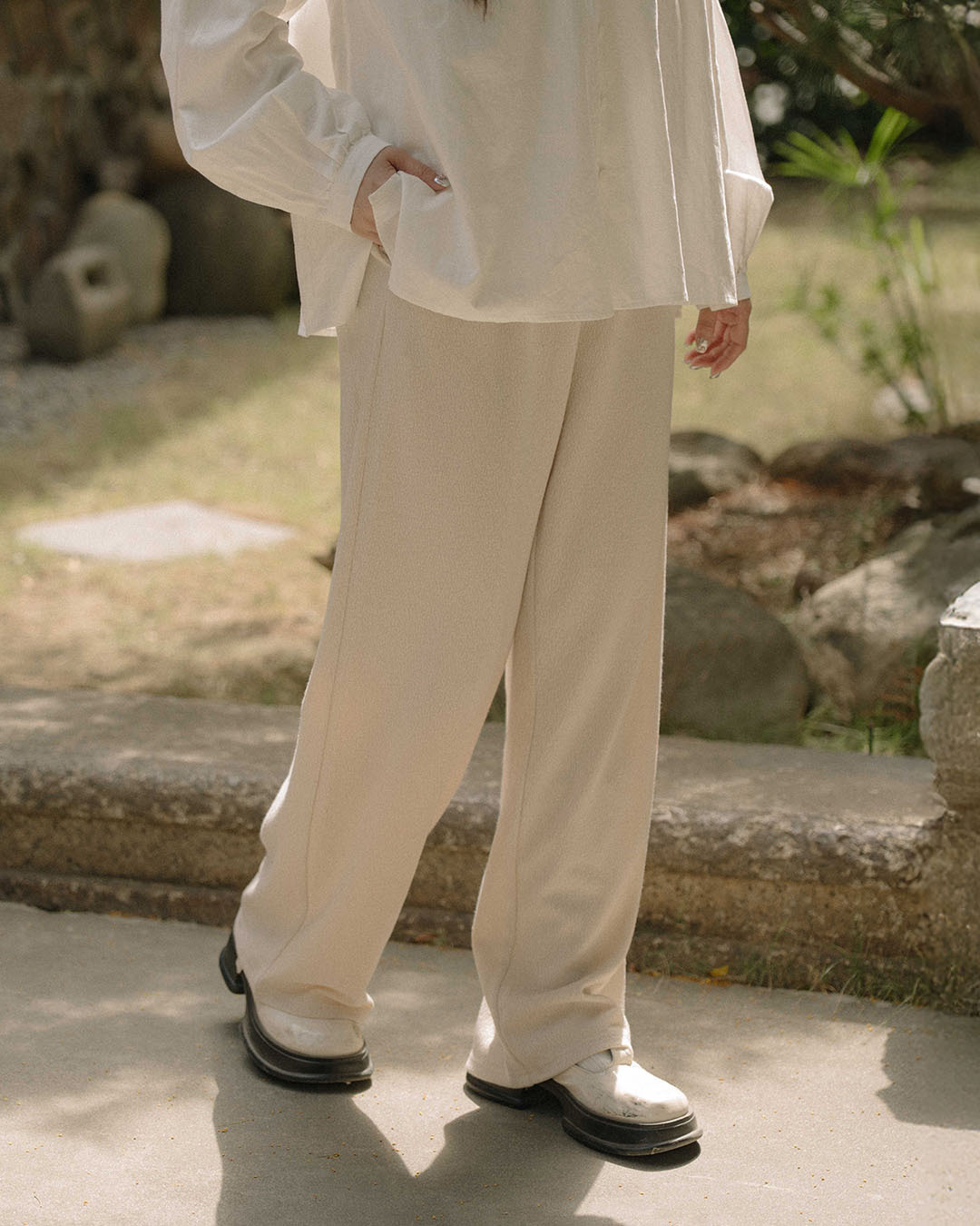 ストレートパンツ ベージュ