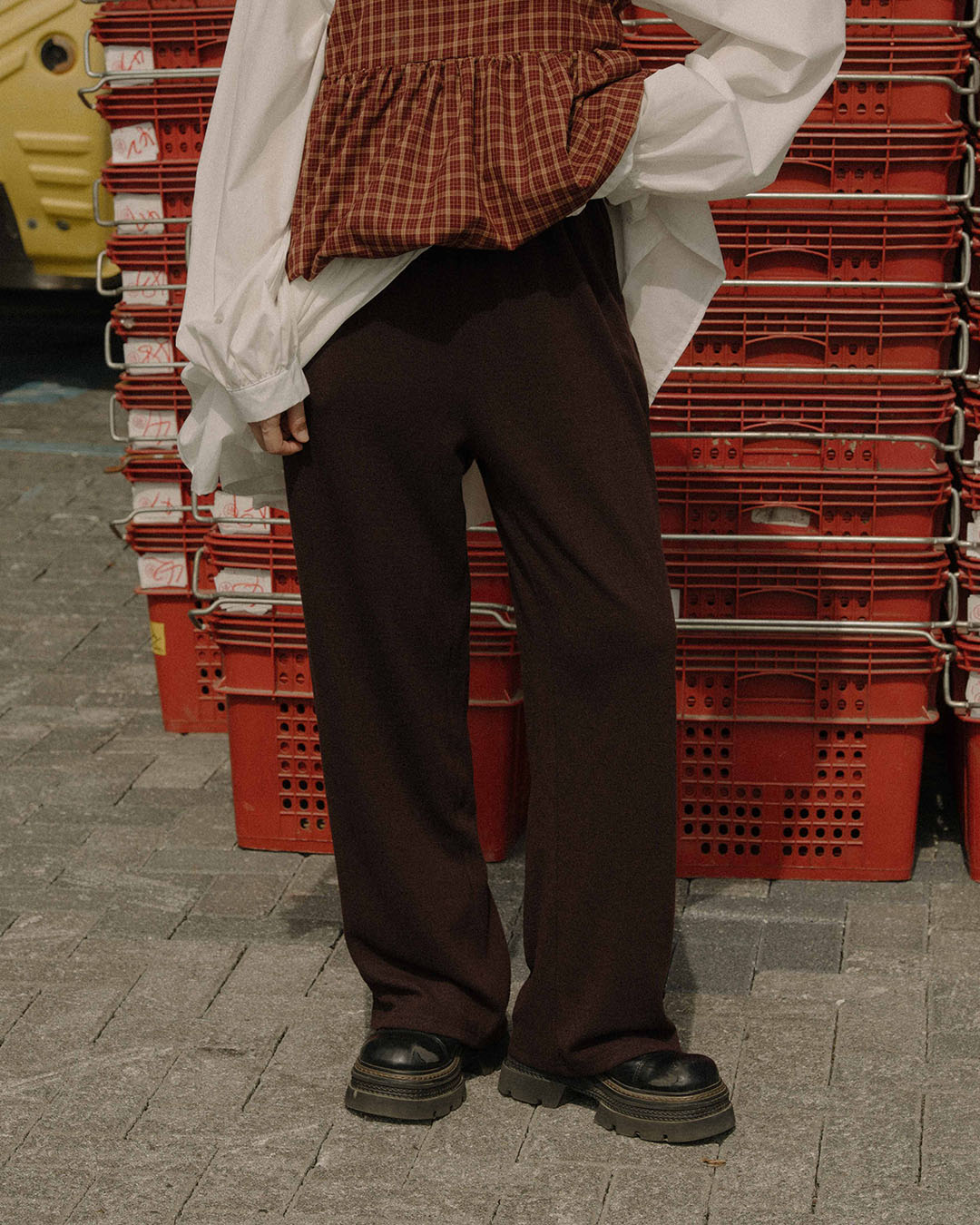 ストレートパンツ　ブラウン