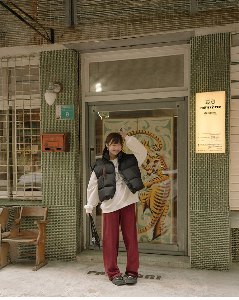 ストレートパンツ レッド