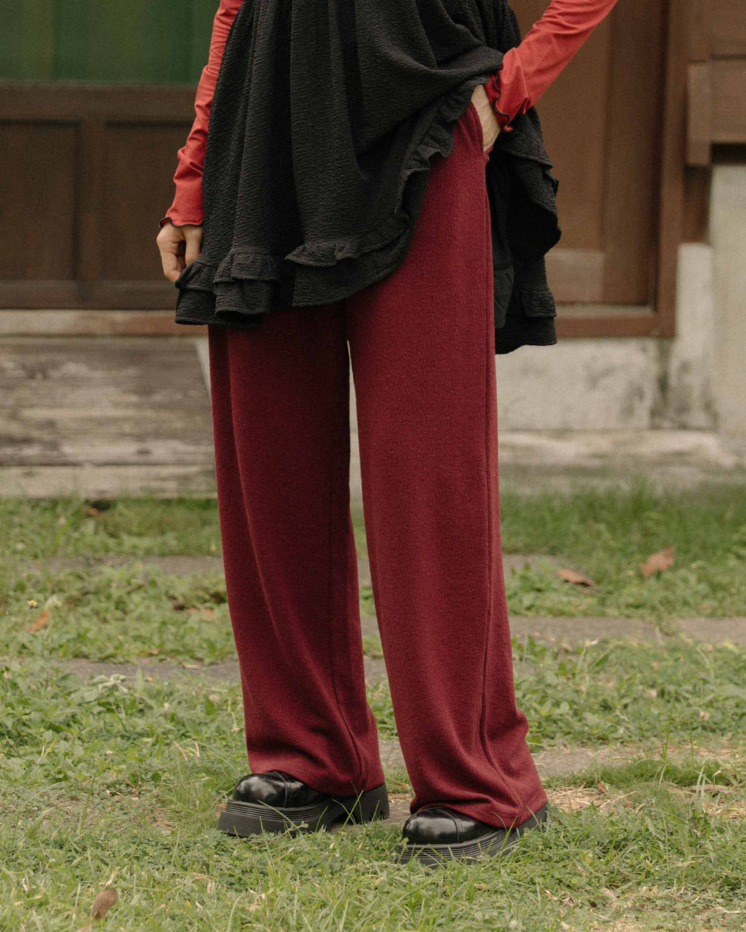 ストレートパンツ レッド