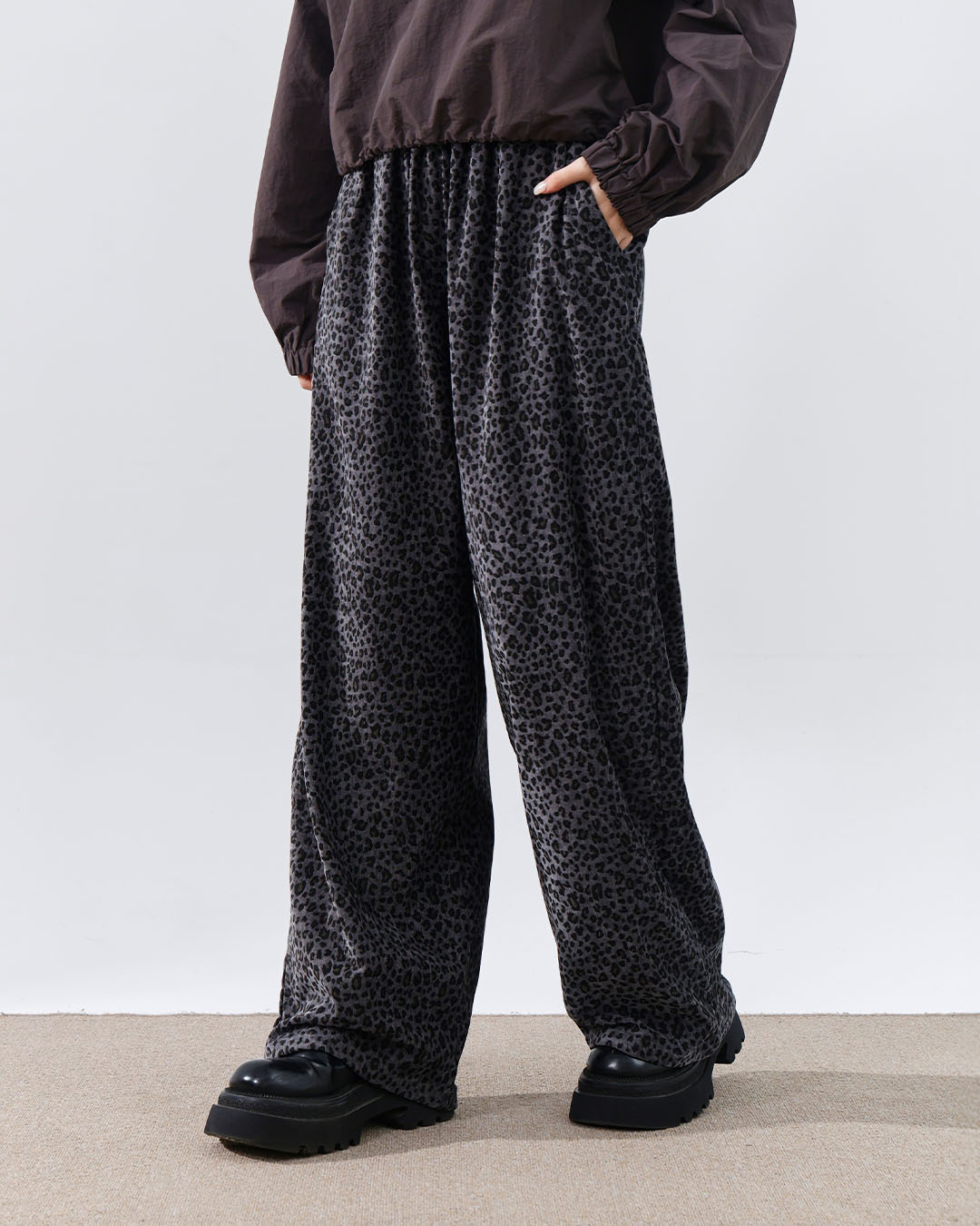 レオパード光沢フリースパンツ 2色展開
