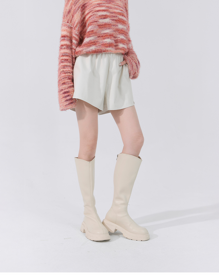 フェイクレザーミニパンツ 2色展開