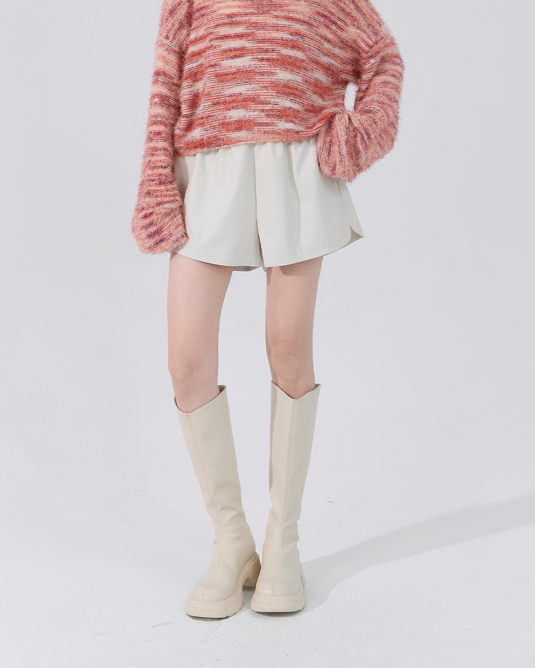 フェイクレザーミニパンツ 2色展開