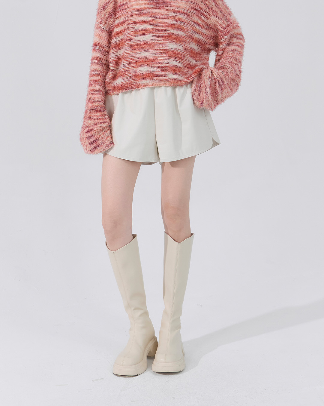 フェイクレザーミニパンツ 2色展開