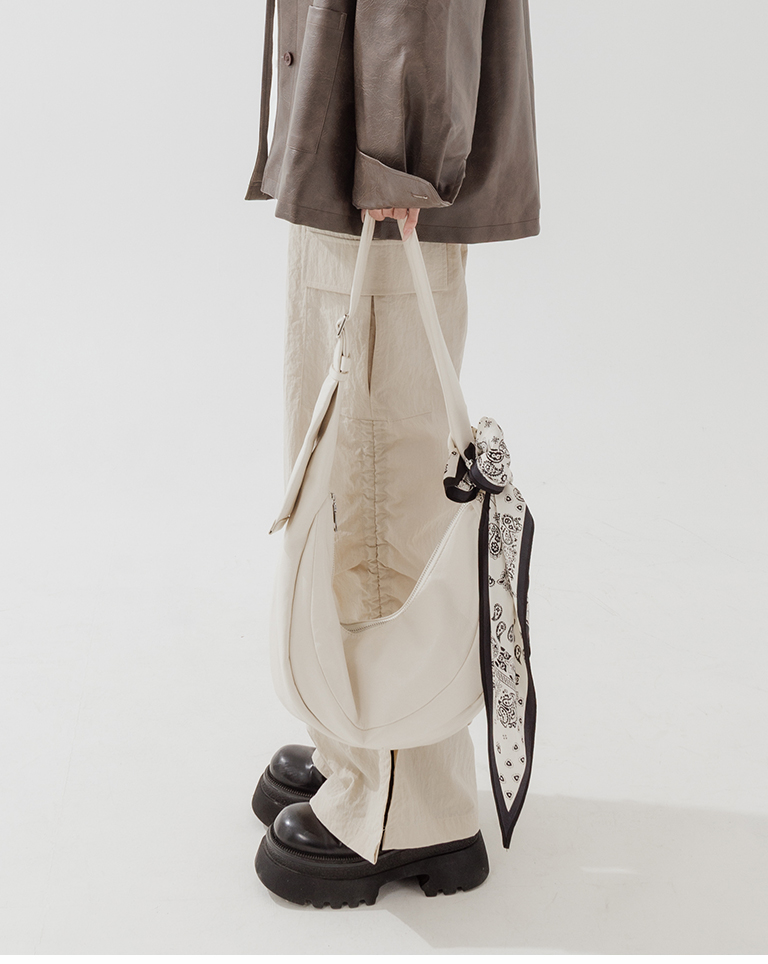 半月型ショルダーバッグ 3色展開