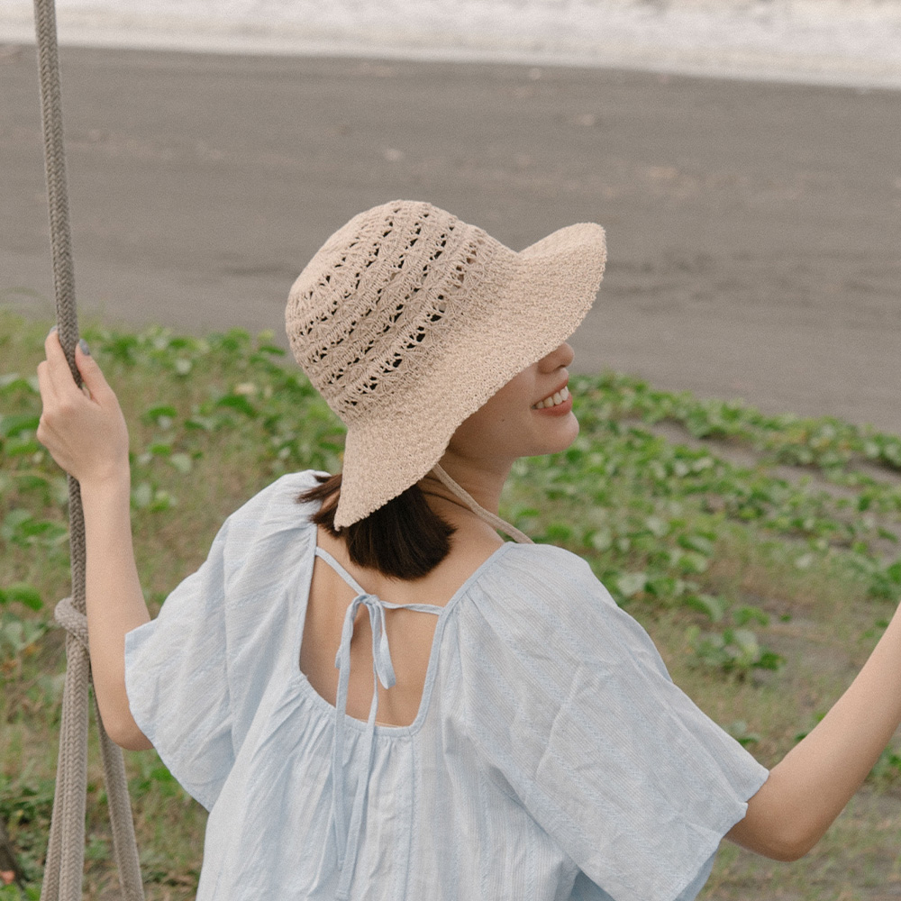 レース編みリボン付き麦わら帽子