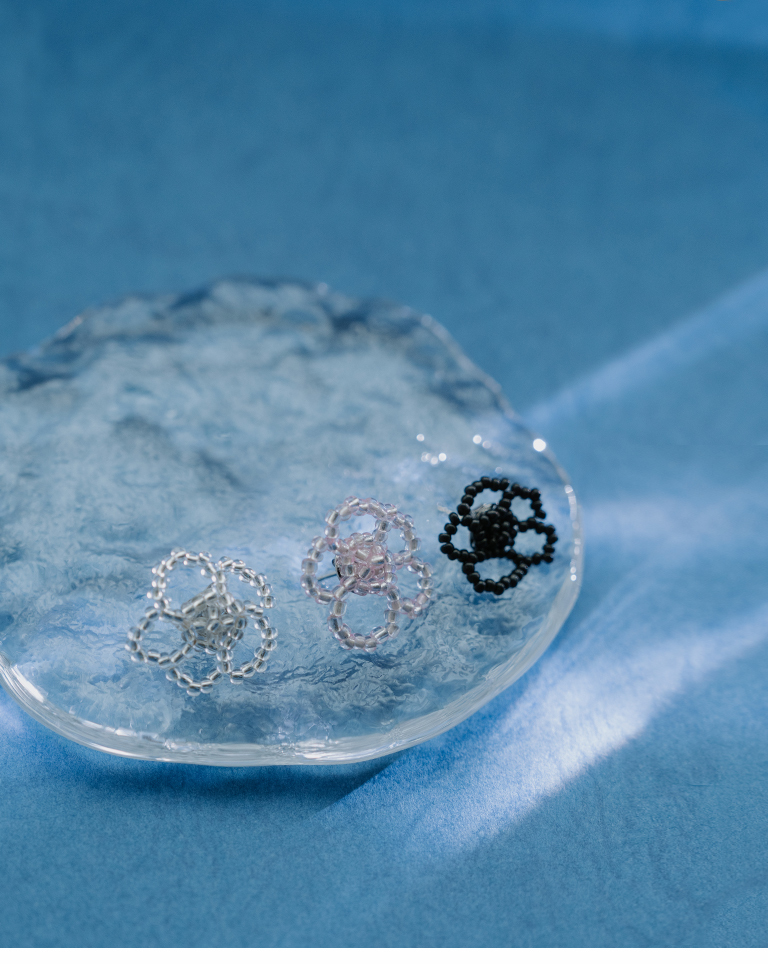 ビーズフラワーピアス 3色展開