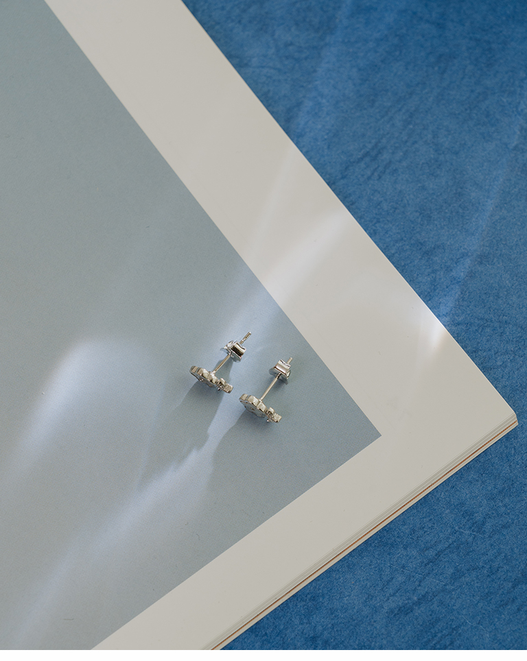 ラメ入りシェル＆フラワーピアス