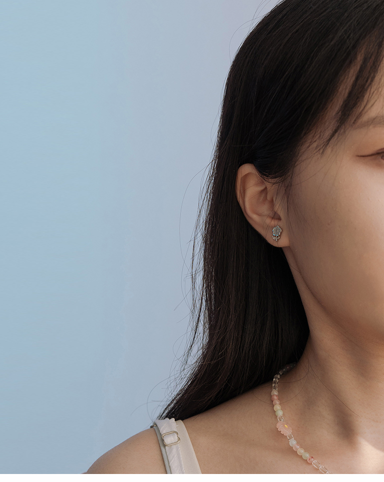 ラメ入りシェル＆フラワーピアス