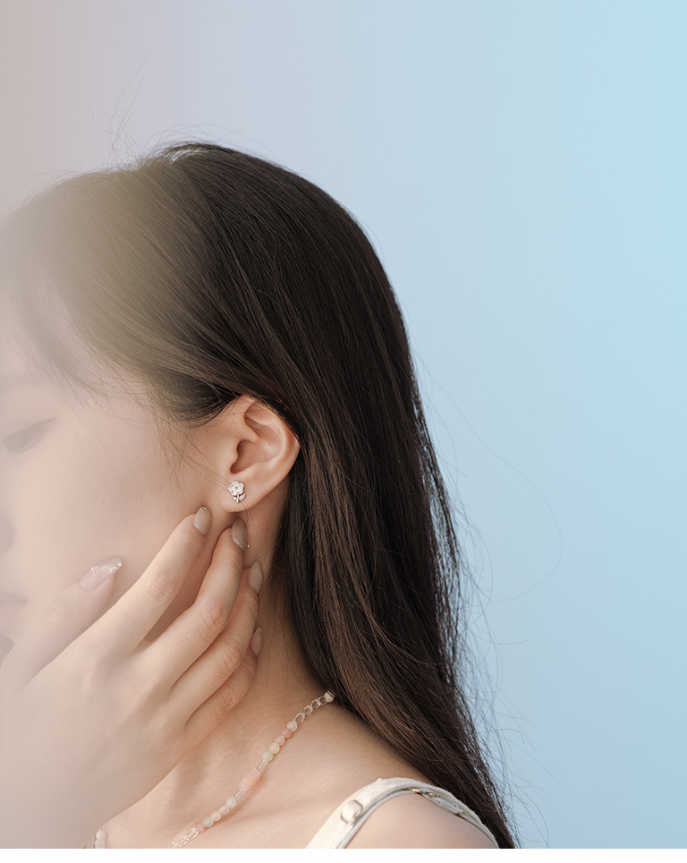 ラメ入りシェル＆フラワーピアス