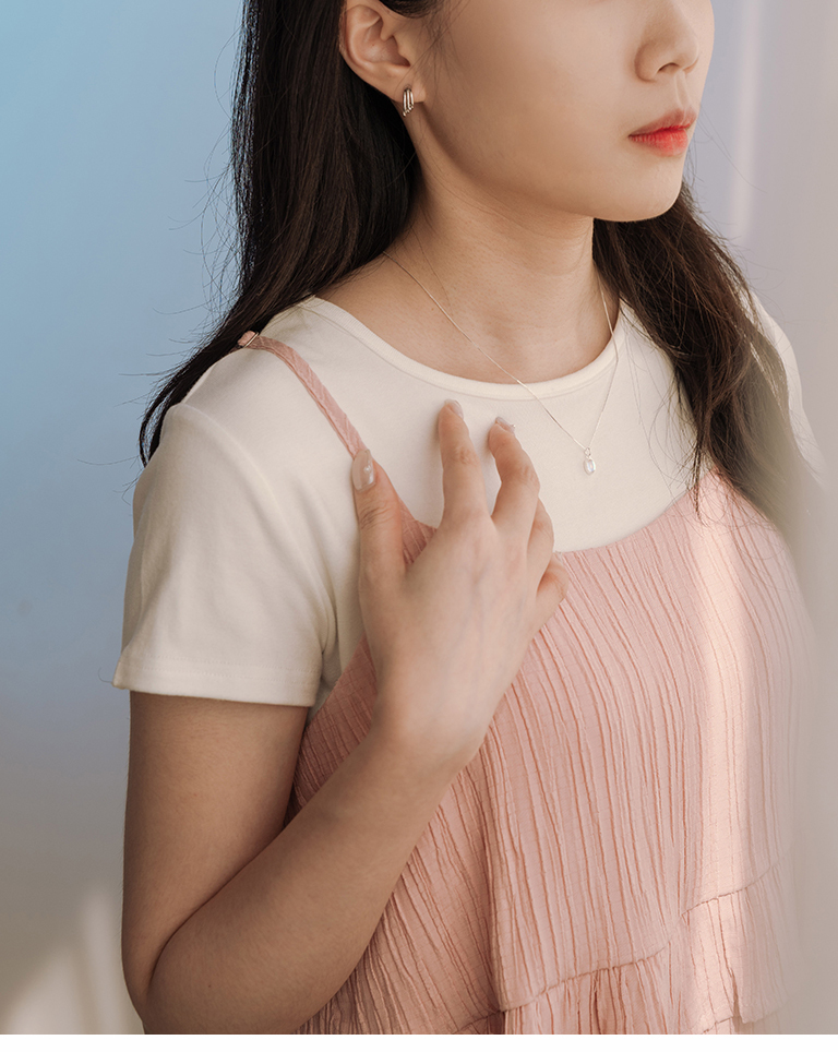 ムーンストーントップのシルバーペンダント