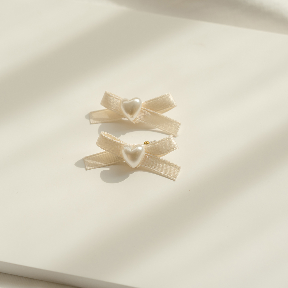 珍珠愛心蝴蝶結緞帶髮夾 兩色售