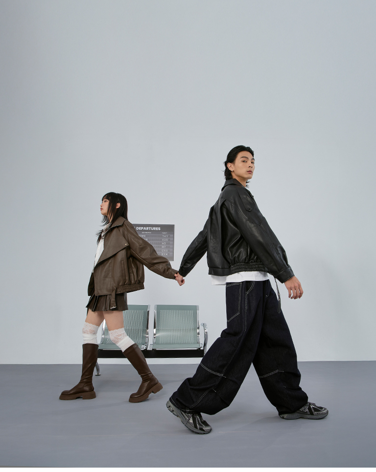 レース切り替えオーバーニーソックス  2色展開