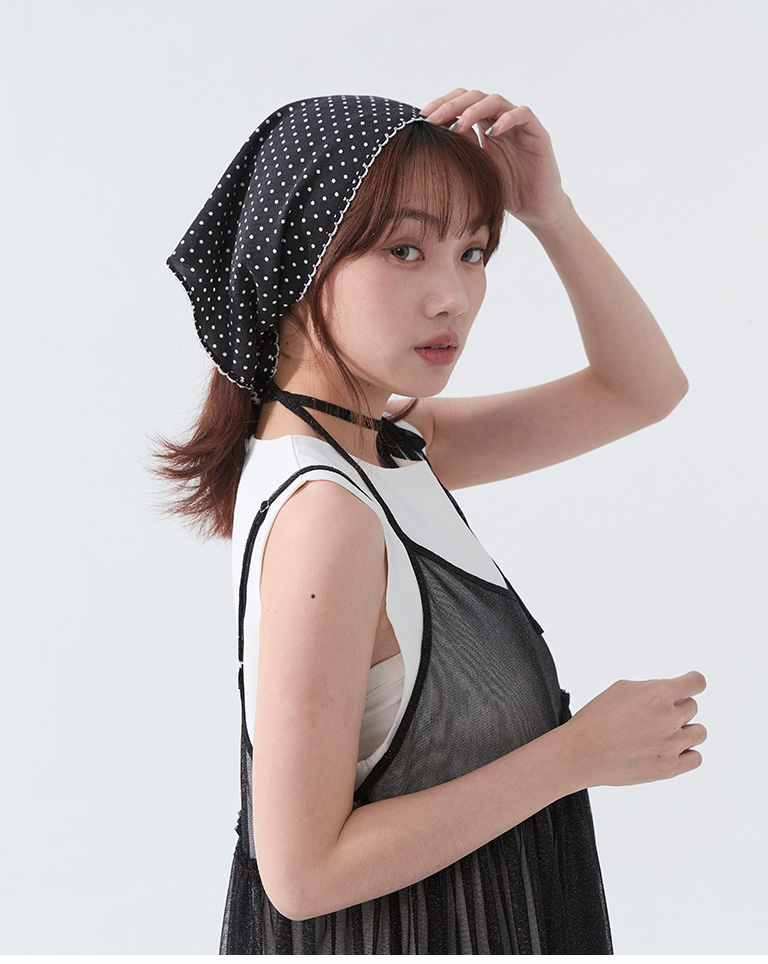 ドットデザイン三角スカーフ2色展開