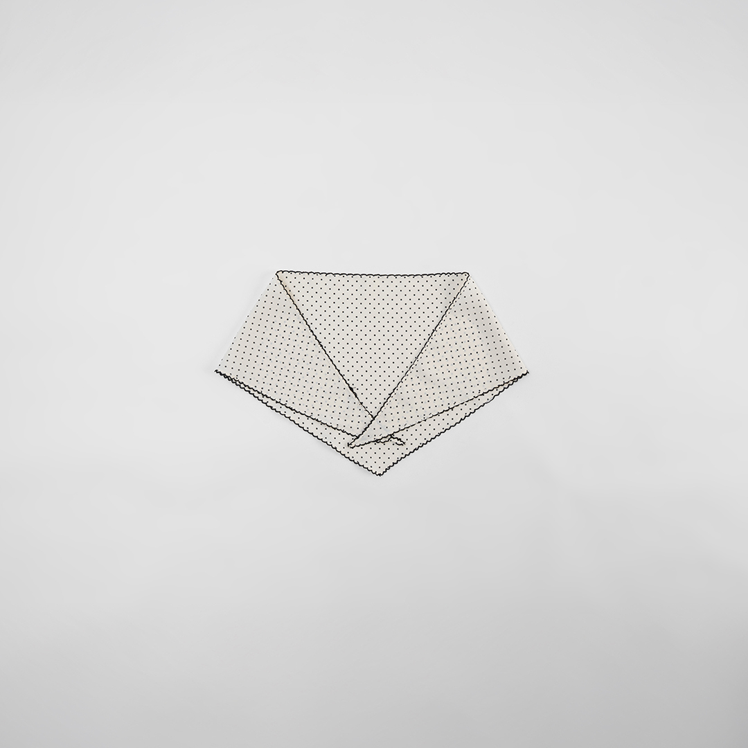 ドットデザイン三角スカーフ2色展開