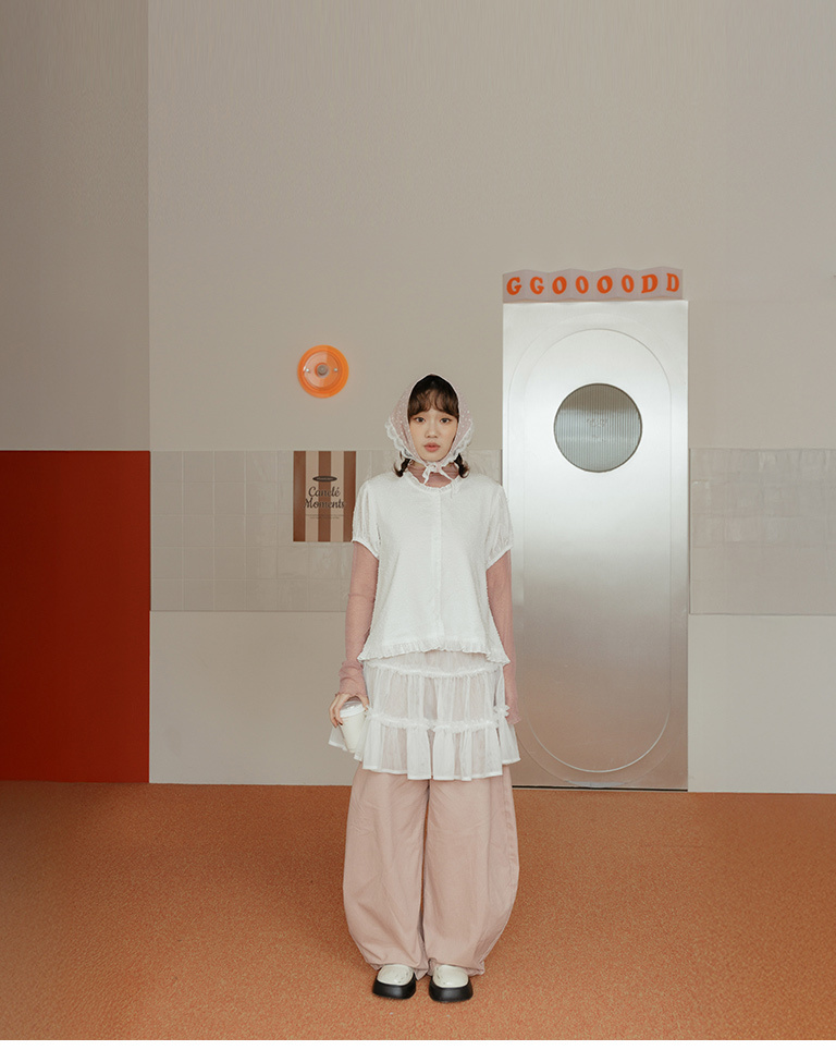 春5尚未收到---フラワーレースデザイン三角スカーフ 2色展開