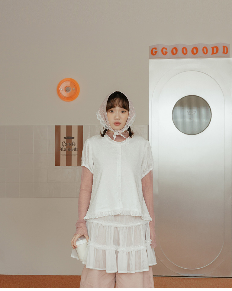 春5尚未收到---フラワーレースデザイン三角スカーフ 2色展開