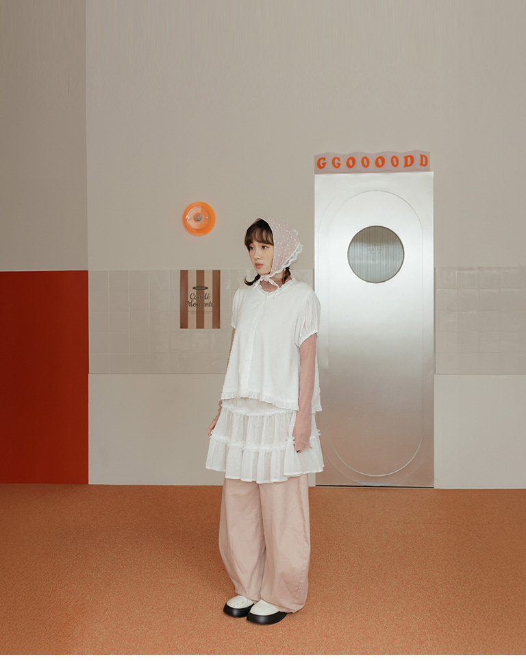 春5尚未收到---フラワーレースデザイン三角スカーフ 2色展開