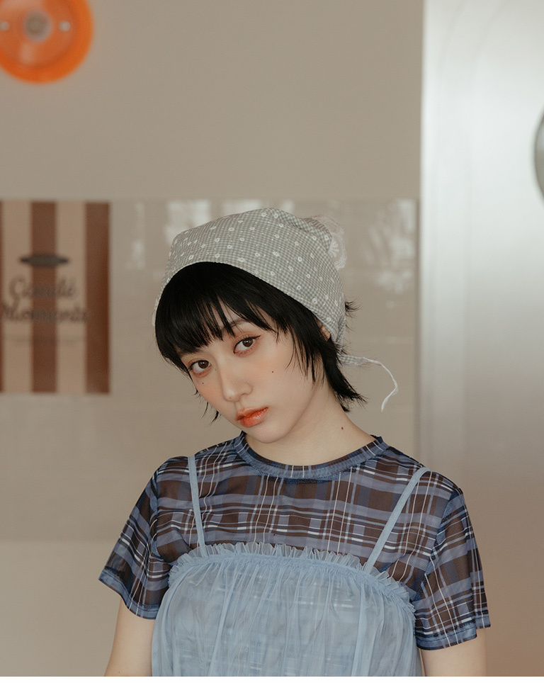 春5尚未收到---フラワーレースデザイン三角スカーフ 2色展開