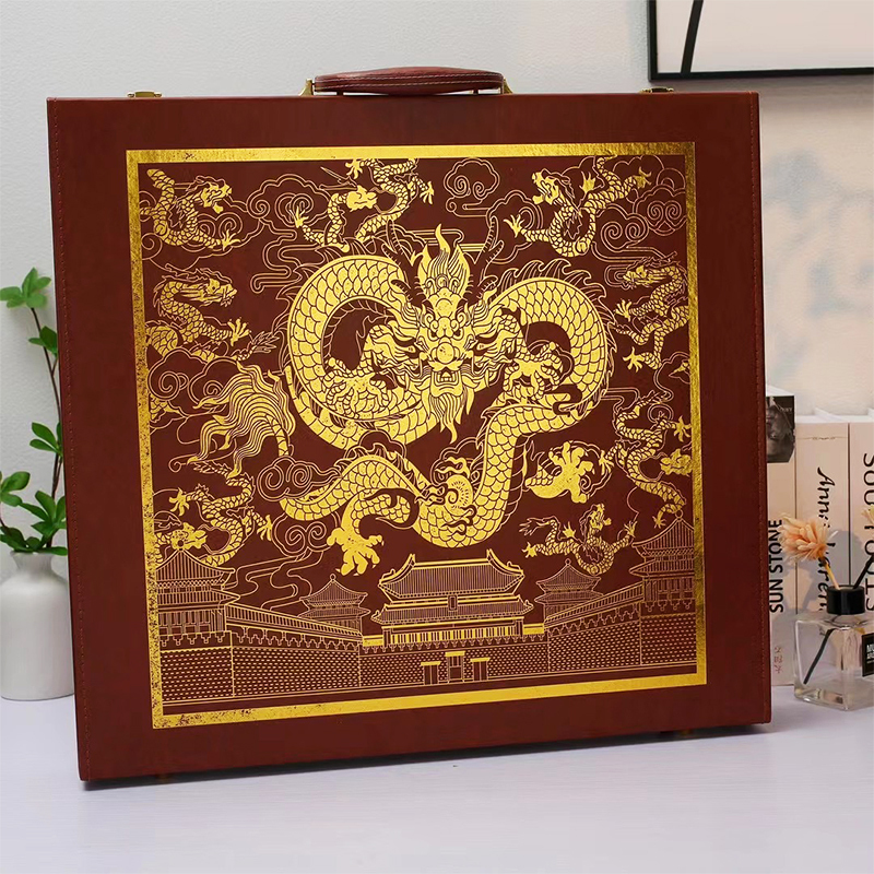 Gold foil hanging paintings and ornaments, with embossed dragon patterns. They are excellent gifts. 