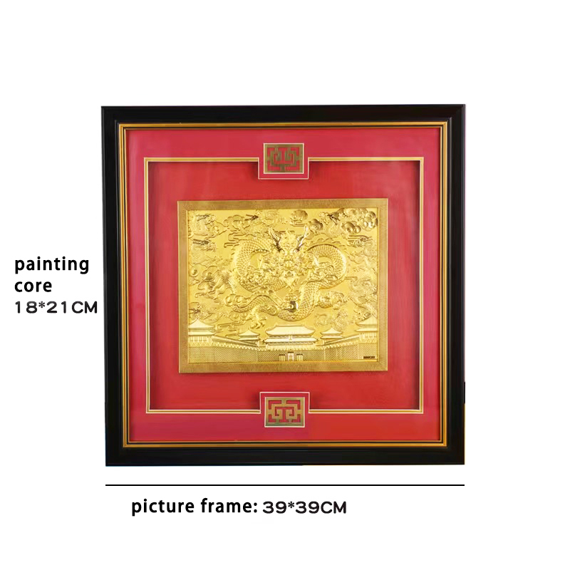 Gold foil hanging paintings and ornaments, with embossed dragon patterns. They are excellent gifts. 