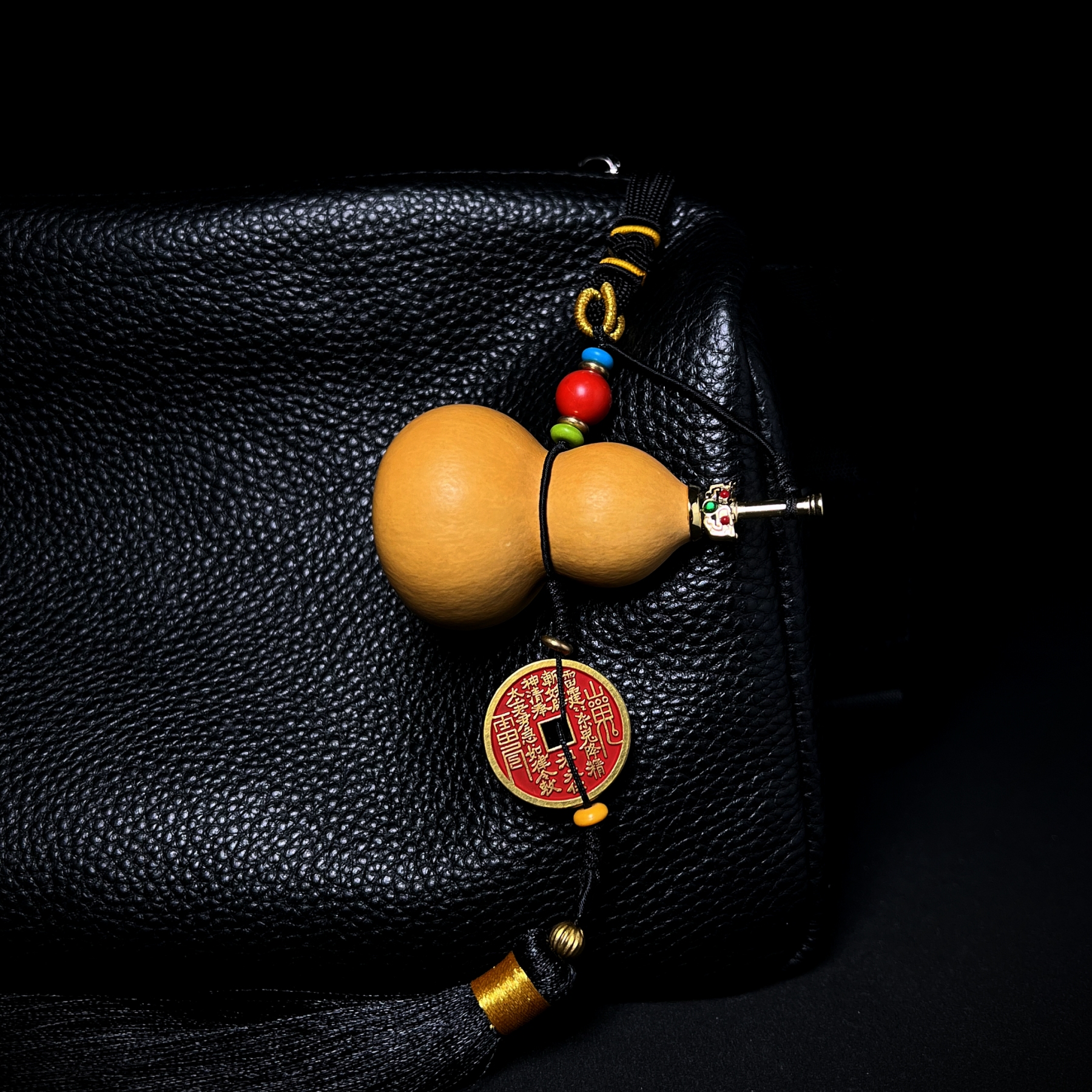 Jade Sword Gourd，Handheld items for literary enthusiasts, car ornaments and bag ornaments. They can ward off evil spirits and ensure safety.