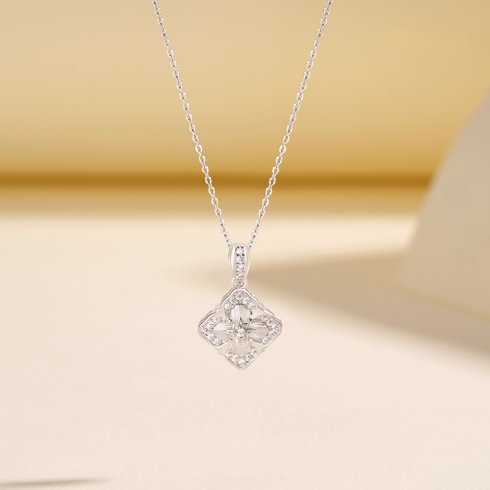 925 Sterling Silver Brushed Four-Leaf Clover Vintage Necklace