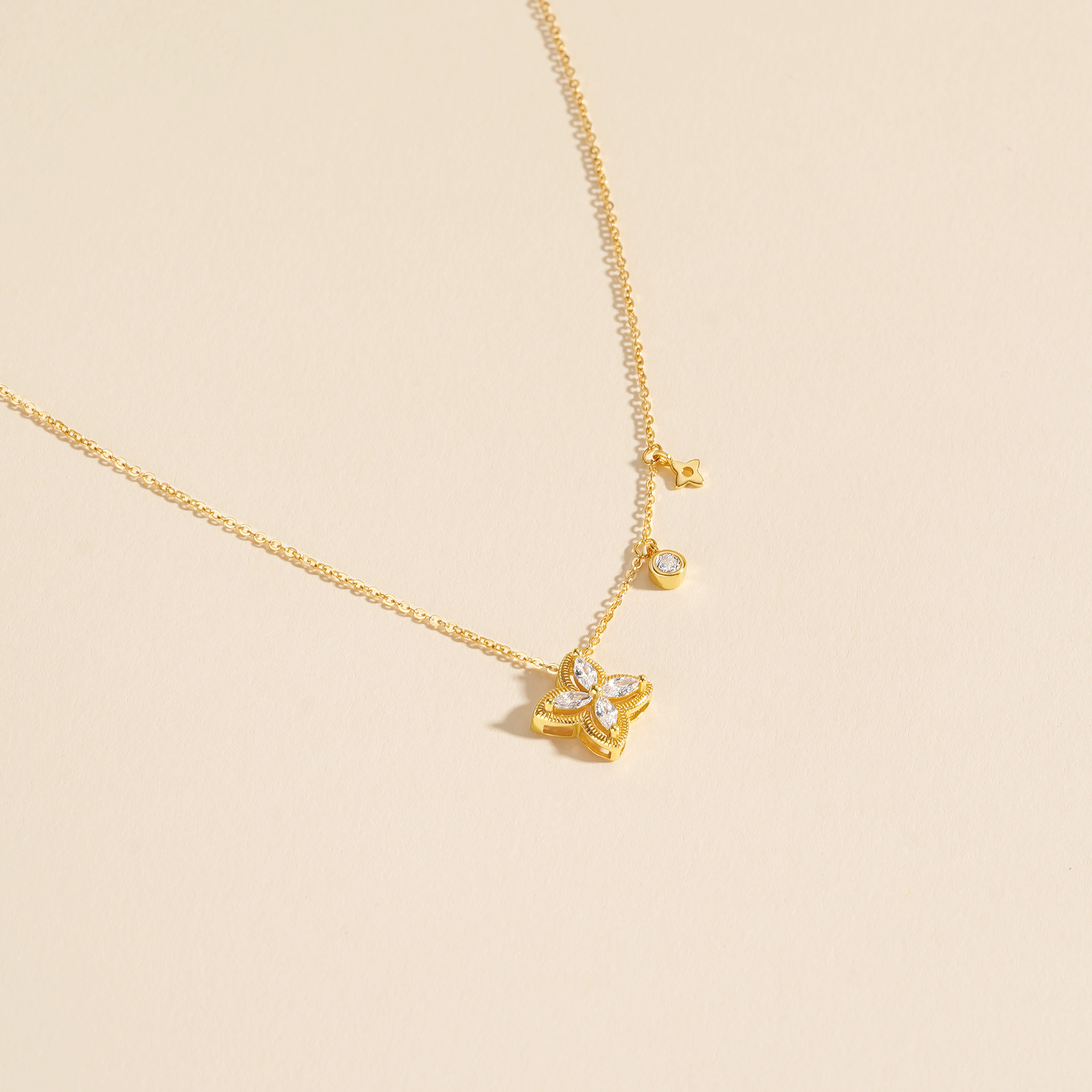 925 Sterling Silver Four-Leaf Clover Zirconia Necklace