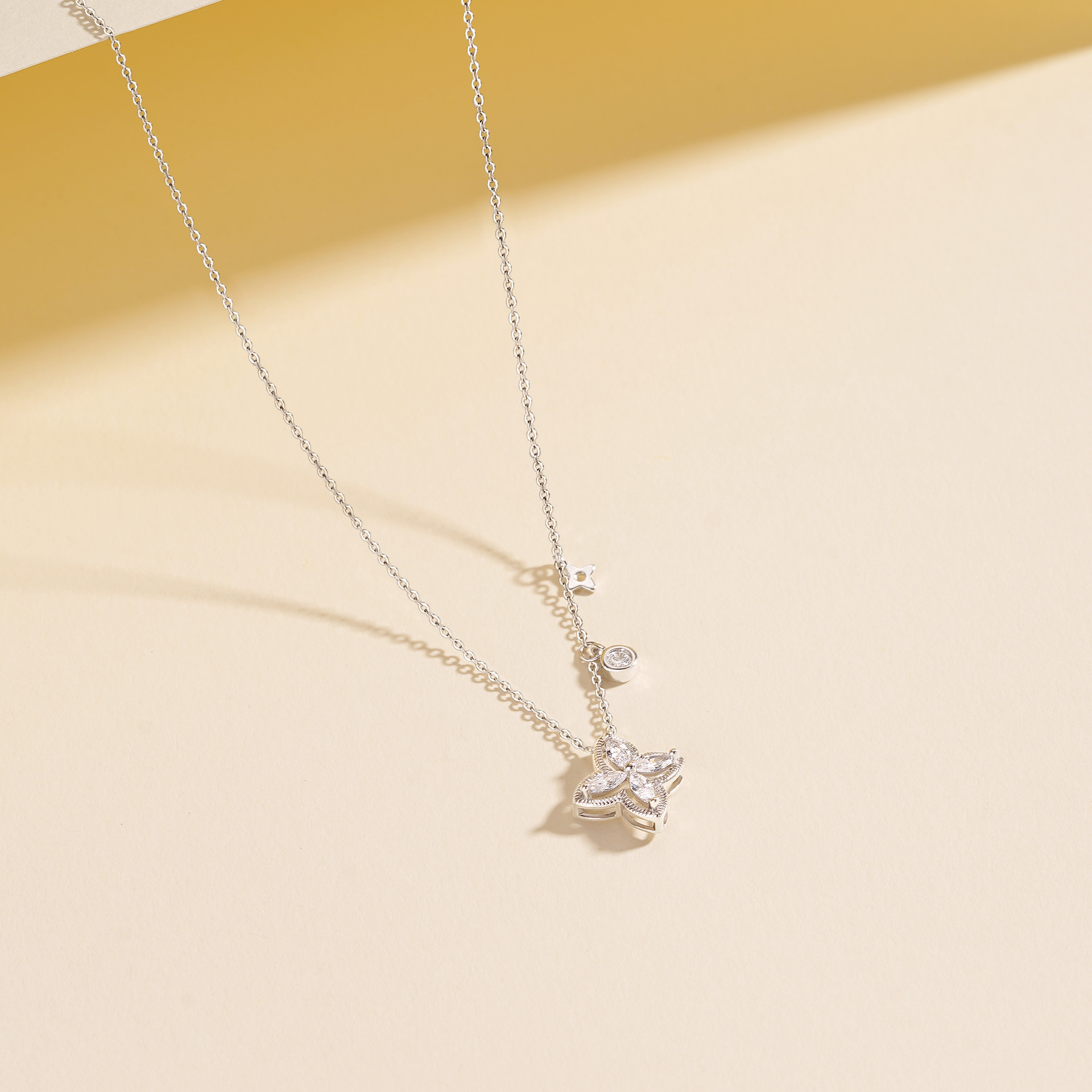 925 Sterling Silver Four-Leaf Clover Zirconia Necklace