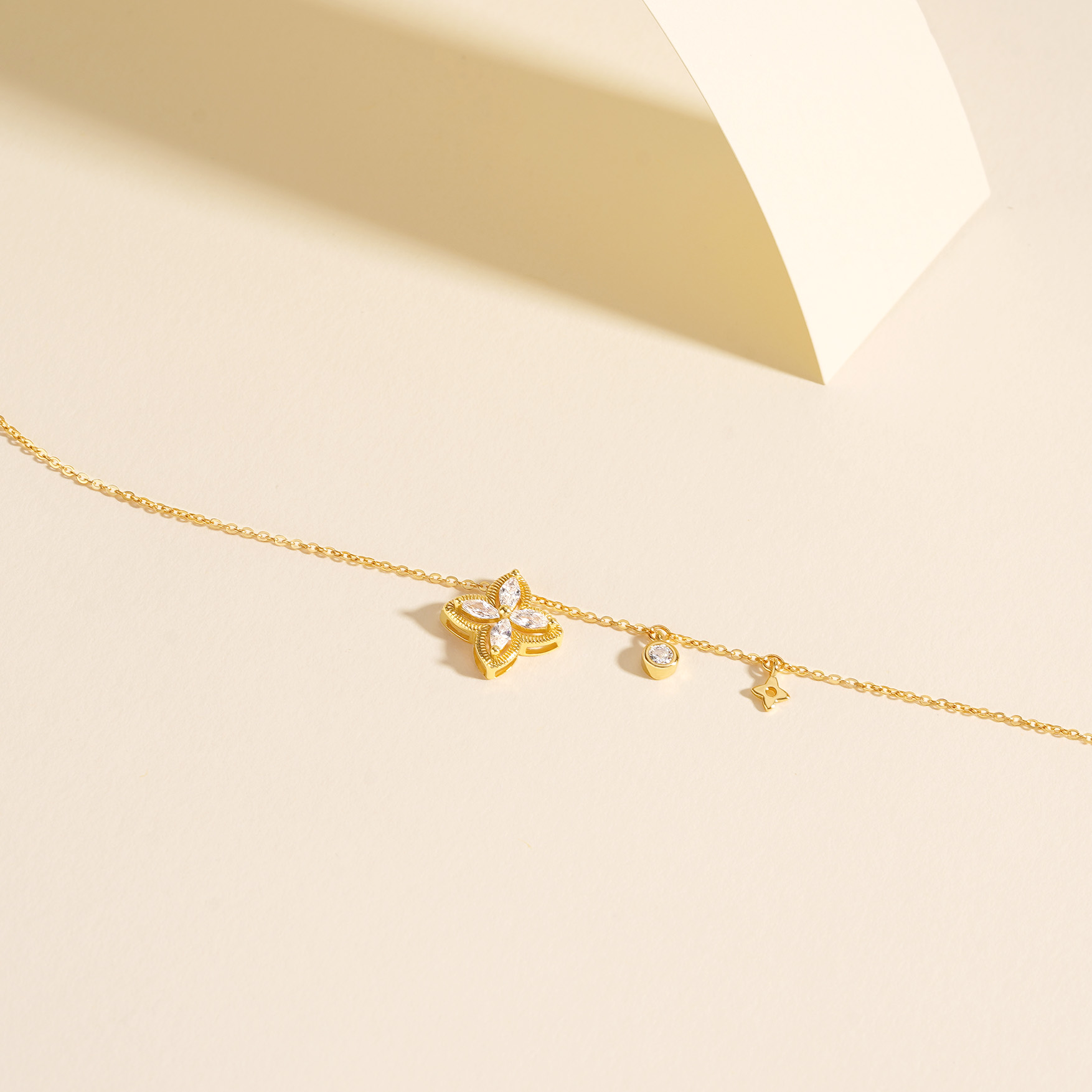 925 Sterling Silver Four-Leaf Clover Zirconia Necklace