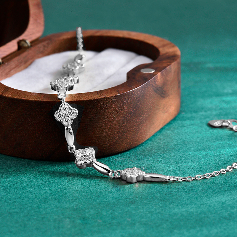 S925 Sterling Silver Four-Leaf Clover Moissanite Bracelet