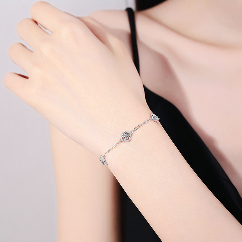S925 Sterling Silver Moissanite Four-Leaf Clover Bracelet