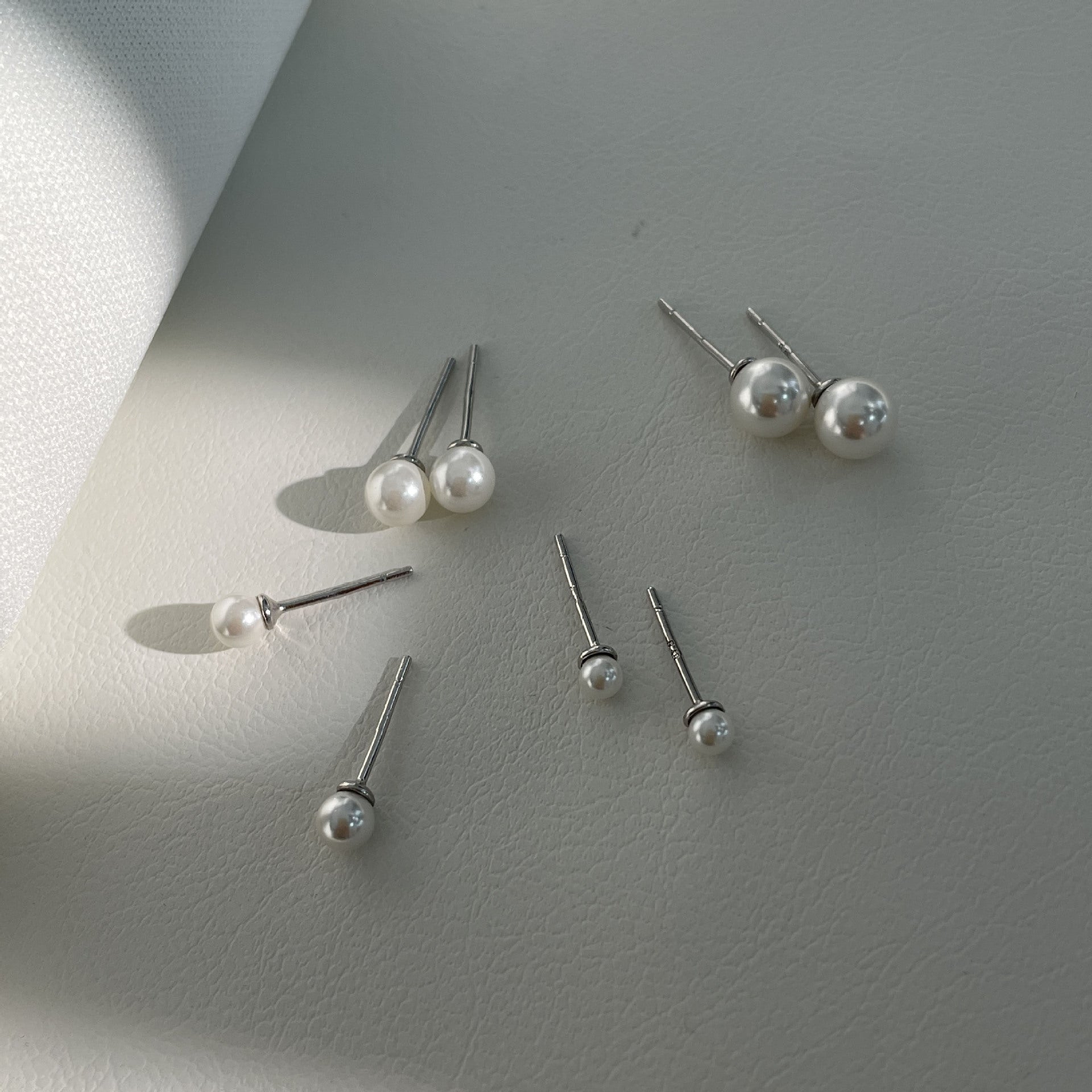 999 Silver Imitation Pearl Earrings - Silvery