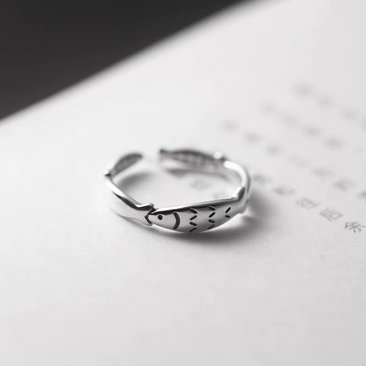 925 sterling silver small fish ring - silvery