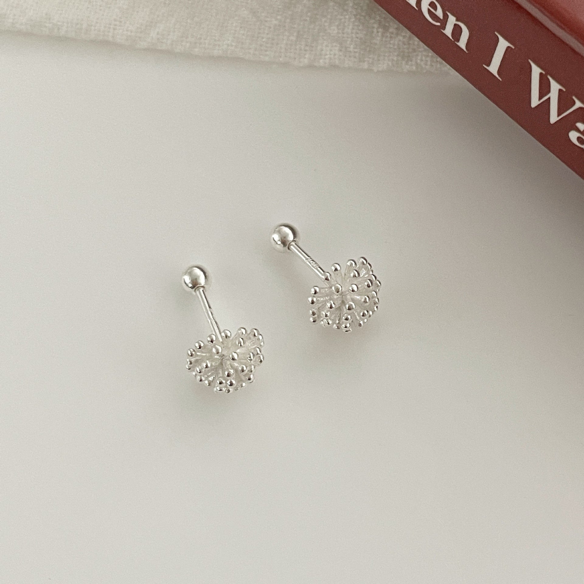 999 Silver Spiral Buckle Earrings - Silvery