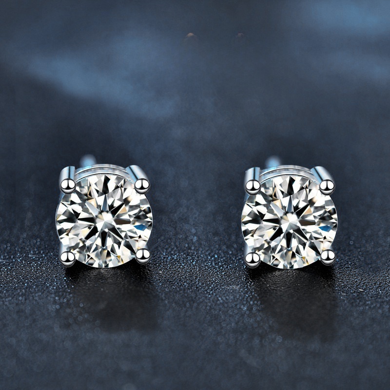 Four-claw Moissanite 925 sterling silver earrings