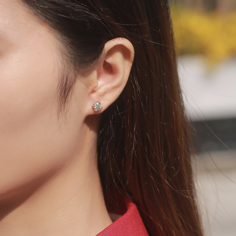S925 Silver Moissanite "Bull Head" Stud Earrings