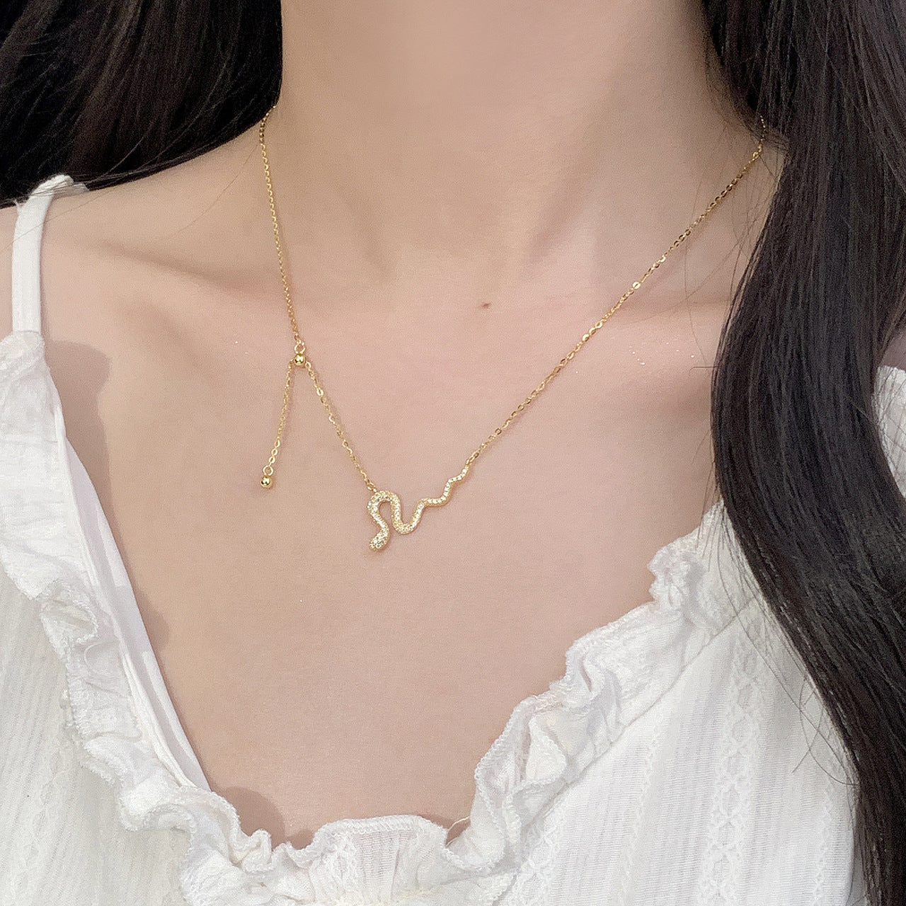 Snake pendant necklace