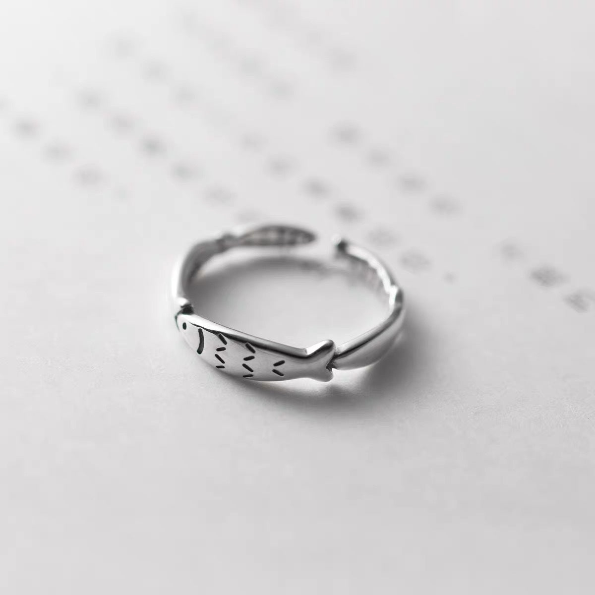 925 sterling silver small fish ring - silvery