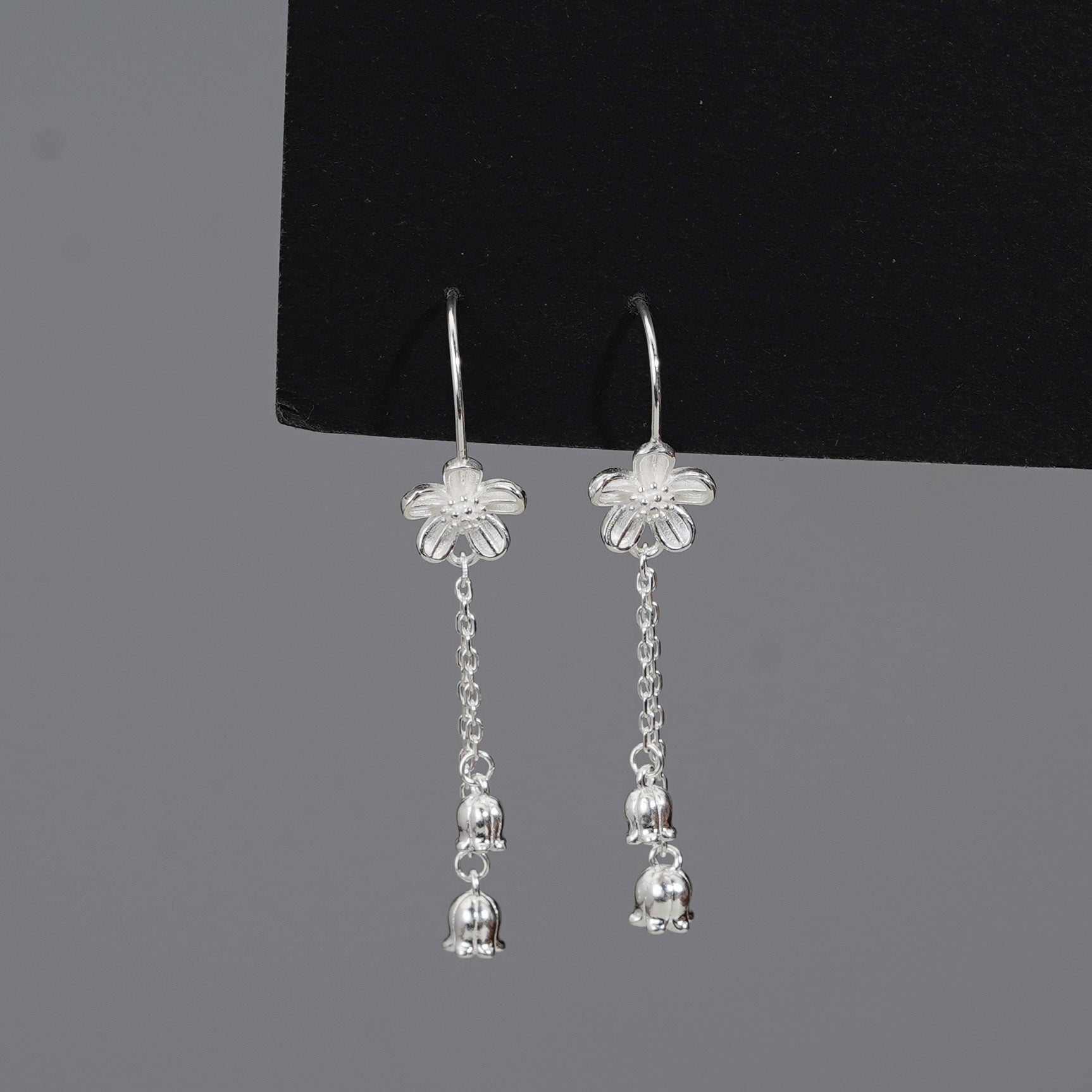 925 pure silver flower shaped long earrings - silvery
